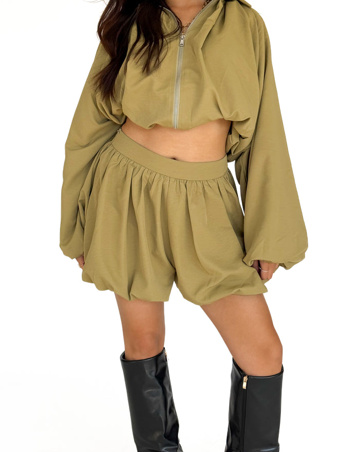 Maud balloon skort olive