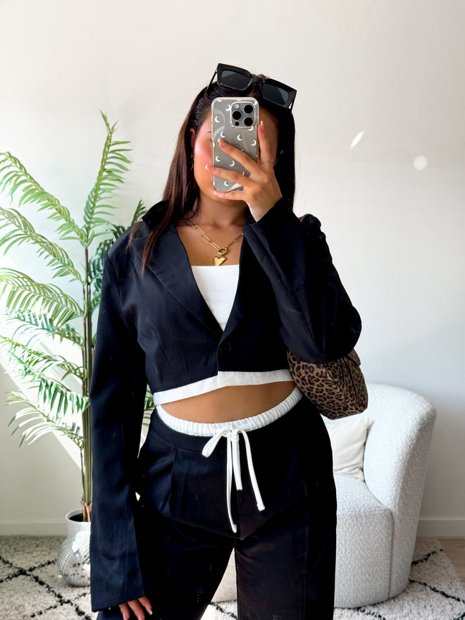 Amber cropped blazer black