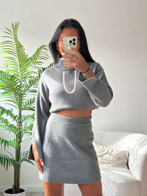 Amber two-piece grey