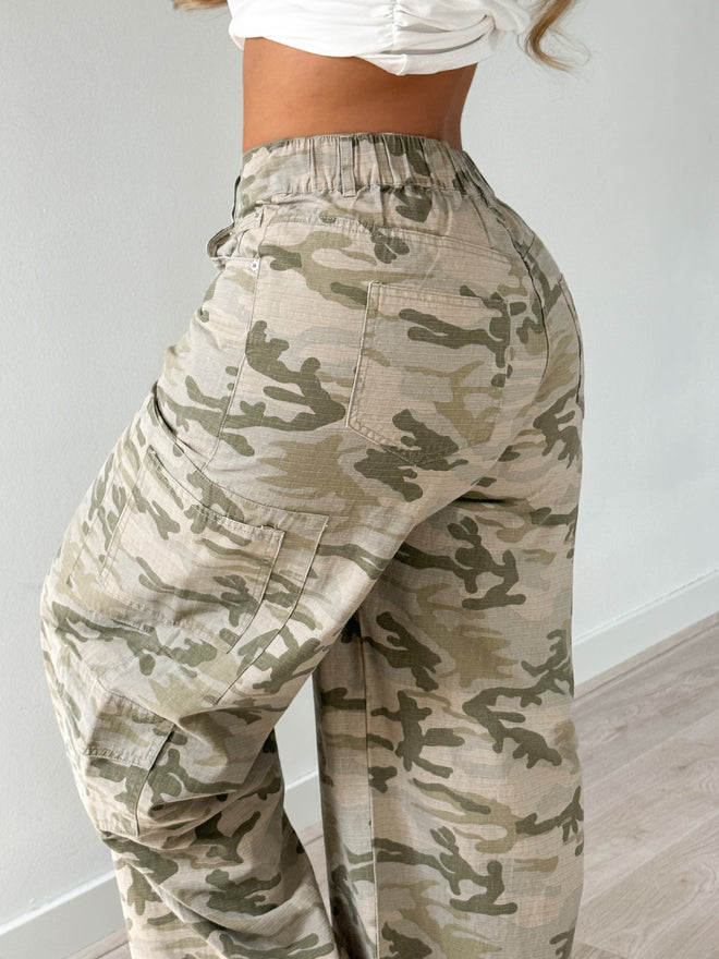 PRE-ORDER Caby balloon jeans light camo