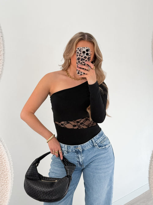 Senna body black