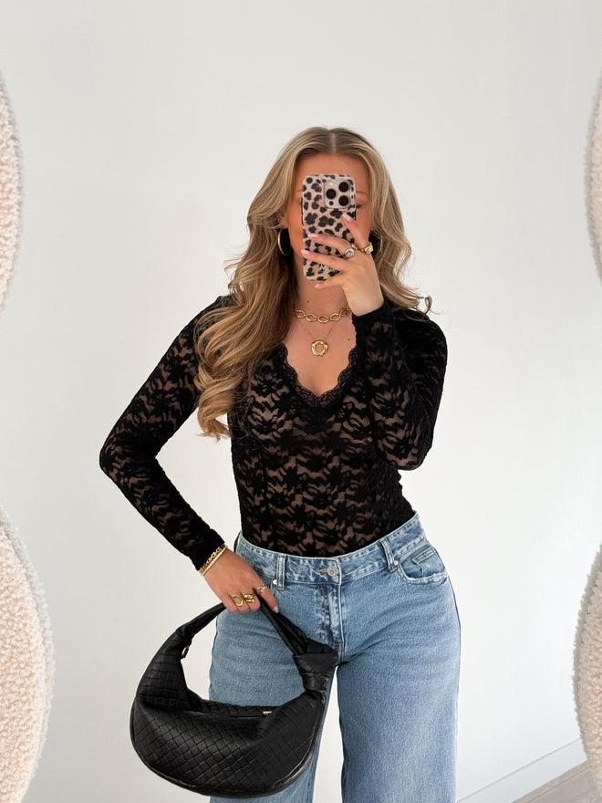 PRE-ORDER Lucia body black