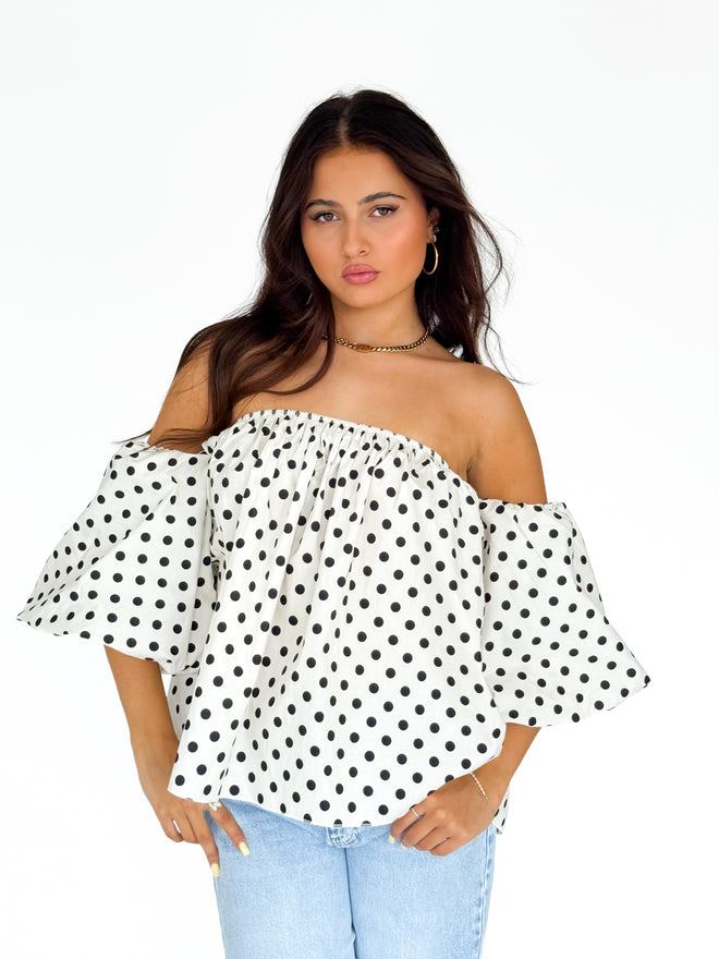 PRE-ORDER Pippa top off-white