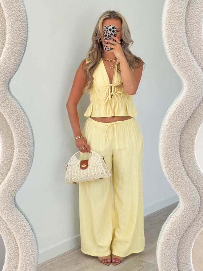 Melanie set butter yellow