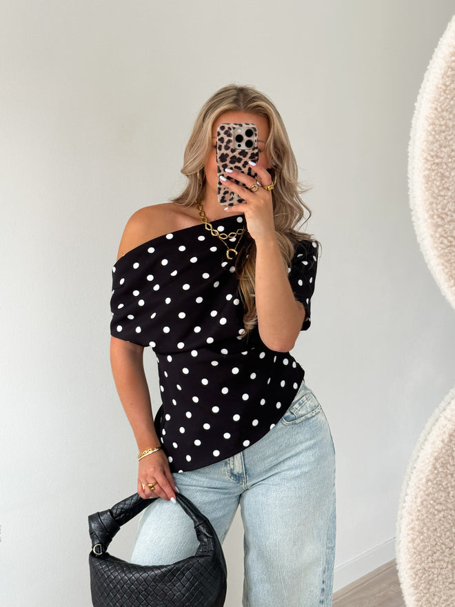 Lizzy top black